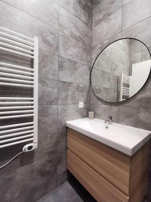 Apartament Le Pressense 2 Vénissieux Zewnętrze zdjęcie